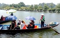 Những phụ nữ lái đò ở chùa Hương