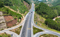 Ngắm cao tốc La Sơn - Hòa Liên mở rộng lên 4 làn xe xuyên núi rừng Bạch Mã