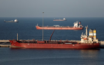 7 tàu dầu liên tiếp bị nhắm mục tiêu tại eo biển Hormuz