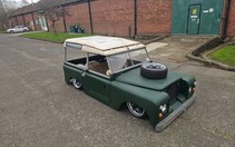 Chiếc Land Rover 'lùn' nhất thế giới, ai thích phượt nhìn thấy cũng 'tức'