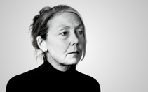 Tác gia Nobel Văn chương Anne Carson: Người soạn bản hòa ca của nỗi khát khao