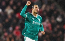 Van Dijk lập cột mốc lịch sử tại Liverpool