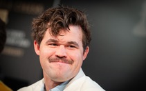 Magnus Carlsen độc chiếm ngôi đầu bảng Freestyle Chess 2026