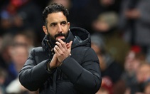 Sai lầm biến cựu HLV Man United thành cầu thủ của Genoa