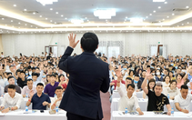 Công ty chuyên dạy làm giàu… giảm lãi hơn 90%, gặp khó khi đầu tư chứng khoán