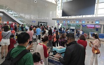 Tân Sơn Nhất 'phá đỉnh' lịch sử: Đón hơn 170.000 khách ngày mùng 4 Tết