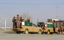 Pakistan không kích thủ đô Afghanistan, tuyên bố chiến tranh