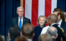 Ông bà Clinton đồng ý ra điều trần vụ Epstein, nói muốn làm gương