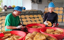 Làng nghề 'nhà quê' truyền thống trăm tuổi ở miền Tây vào mùa Tết