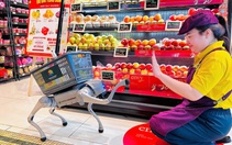 Cặp đôi robot chó Meme và Nana chính thức 'làm việc' tại Menas Mall Saigon Airport