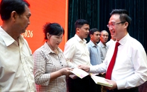 Phó bí thư Thành ủy Đặng Minh Thông trao quà Tết cho 44 bí thư chi bộ khu vực Bà Rịa - Vũng Tàu