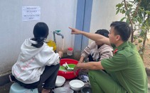 Nữ sinh đánh nhau được công an xã hòa giải bằng cái ôm và rửa chén