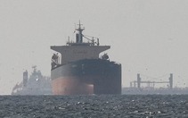 Dầu Iran vẫn chảy qua eo biển Hormuz, bất chấp xung đột