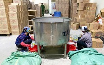 Pha axit acetic với nước làm ‘giấm trắng 100% tự nhiên’: Ảnh hưởng thế nào đến sức khỏe?