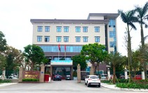 Bàn giao gần 30kg vàng cho đơn vị trúng quyền mua với giá hơn 142 tỉ đồng
