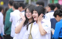 Tư vấn 1-1 'nóng' ở Hải Phòng: Học sinh chen kín hỏi chọn ngành, chọn trường