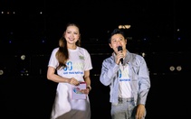 Nhạc sĩ Nguyễn Văn Chung và các nghệ sĩ cùng tuổi trẻ TP.HCM tắt đèn hưởng ứng Giờ Trái đất 2026