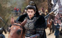 Trương Lăng Hách thành 'tướng quân kem nền' vì trang điểm quá lố trong Trục Ngọc