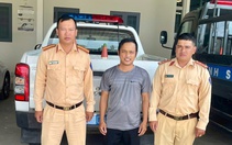 CSGT dẫn đường cho thanh niên chở mẹ bị xuất huyết não đi cấp cứu, người mẹ được cứu