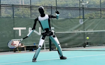 HLV cũ của Serena Williams bật cười xem robot chơi quần vợt