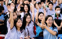 Học sinh TP.HCM 'trẩy hội' Tự tin vào lớp 10: Vừa hỏi tuyển sinh, vừa khám phá bản thân