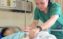 Lấy thận bị tổn thương ra ngoài ‘sửa chữa’, rồi ghép lại cho người bệnh