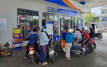 Người dân đông Đắk Lắk mua tích trữ xăng dầu, đơn vị bán lẻ khẳng định không khan hiếm