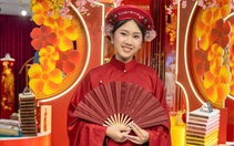 Đến phố đi bộ Nguyễn Huệ mặc thử cả trăm bộ áo dài, Việt phục miễn phí tại Lễ hội Áo dài TP.HCM