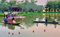 Thả 65 hoa đăng tưởng niệm thảm họa da cam tại Bảo tàng Áo dài