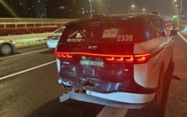 Taxi công nghệ tự lái 'chết đứng' hàng loạt trên cao tốc, khách thót tim ngồi giữa đường 2 tiếng