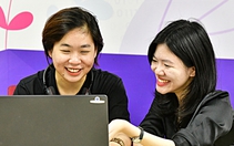 Khuyết tật nhưng không ở lại phía sau: Cô gái nhiều tự ti trở thành nữ chuyên viên đặc biệt