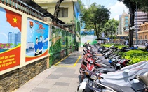 Sở Xây dựng: Bãi giữ xe Đường sách TP.HCM dùng tạm vỉa hè đúng luật, có diện tích cho người đi bộ
