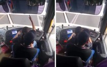 Malaysia: Video phụ nữ ngồi trong lòng tài xế xe buýt gây xôn xao mạng xã hội