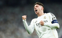 Valverde của Real Madrid 'hồn vía lên mây' vì sút chấn thương con trai Zidane