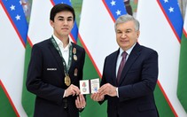 Kỳ thủ 20 tuổi Sindarov nhận huân chương danh giá từ Tổng thống Uzbekistan