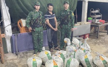 Bắt quả tang người chở thuốc nổ, khám xét phát hiện thêm gần 400kg thuốc nổ giấu ở quán ăn
