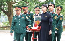 An táng 8 hài cốt liệt sĩ vừa quy tập ở biên giới Việt Nam - Lào
