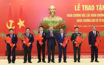 Chủ tịch nước, Thủ tướng, Bộ trưởng Bộ Quốc phòng và nhiều lãnh đạo nhận huân chương cao quý