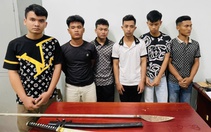 Khởi tố 6 bị can mang hung khí chém trọng thương 2 người chạy xe máy nẹt pô