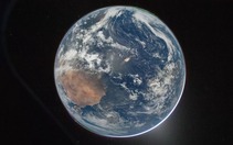 Phi hành đoàn Artemis II gửi ảnh Trái đất huyền ảo từ 160.000km