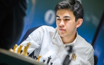 Thắng thuyết phục Nakamura, kỳ thủ 20 tuổi Sindarov lọt top 5 thế giới
