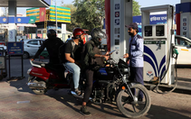 Ấn Độ mua lại dầu của Iran sau 7 năm