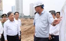 Chủ tịch Hà Nội nói 'tiến độ là mệnh lệnh' khi đi thị sát dự án bổ cập nước sông Tô Lịch