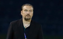 HLV Popov thoát án sau 'lời khen' trọng tài FIFA là 'sát thủ'
