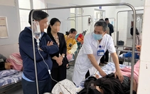 Ca ngộ độc bánh mì ở Quảng Trị tăng lên 64 người, đình chỉ cơ sở