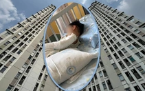Bé trai 4 tuổi sống sót thần kỳ sau khi rơi từ tầng 11 vì trèo cửa sổ ngóng mẹ