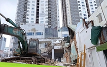 Phá dỡ công trình làm sập, nứt nhà dân: Ai chịu trách nhiệm?