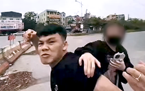 Chở bạn gái không đội mũ bảo hiểm, nam tài xế còn lao vào đấm cảnh sát giao thông khi bị kiểm tra