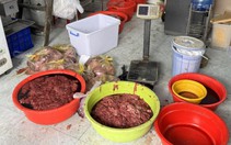 Làm nội trợ chứ đâu phải chuyên gia hóa học, đi chợ còn phải biết cách phân biệt thịt giả