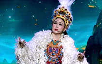 Thanh Ngân và hai cô đào hát